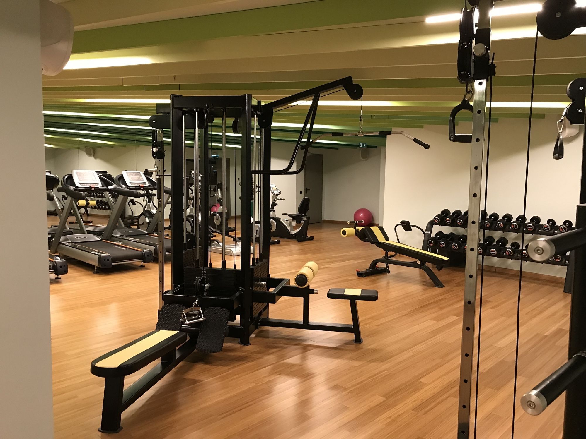 Merter Suites Istanboel Buitenkant foto